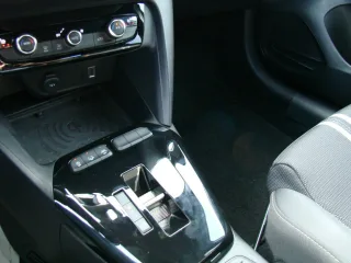 OPEL Corsa – Fahrzeugbild 11