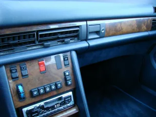 MERCEDES-BENZ 560 – Fahrzeugbild 14