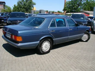 MERCEDES-BENZ 560 – Fahrzeugbild 4