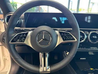 MERCEDES-BENZ A 180 – Fahrzeugbild 12