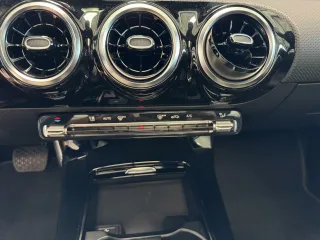 MERCEDES-BENZ A 180 – Fahrzeugbild 13