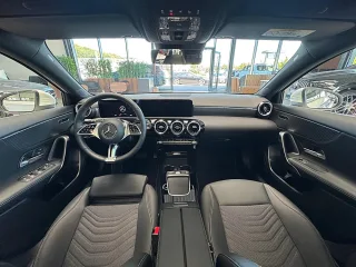 MERCEDES-BENZ A 180 – Fahrzeugbild 6
