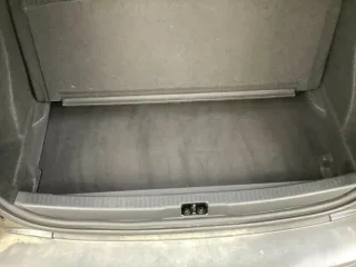 RENAULT Clio – Fahrzeugbild 14