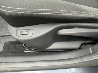 RENAULT Clio – Fahrzeugbild 15