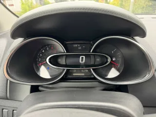 RENAULT Clio – Fahrzeugbild 8