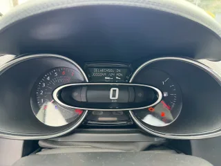 RENAULT Clio – Fahrzeugbild 9