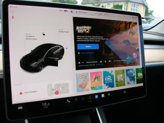 TESLA Model – Fahrzeugbild 15
