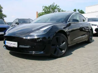 TESLA Model – Fahrzeugbild 2