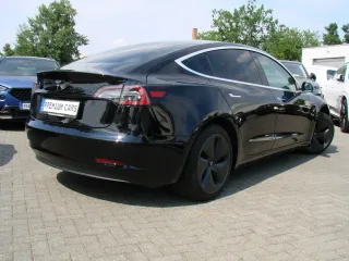 TESLA Model – Fahrzeugbild 3