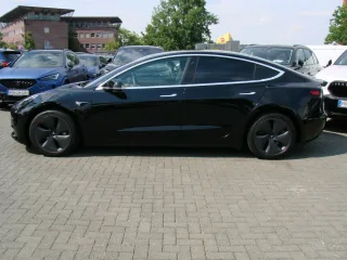 TESLA Model – Fahrzeugbild 5