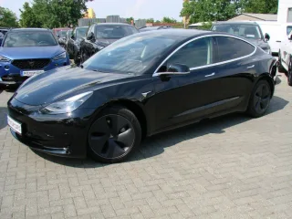 TESLA Model – Fahrzeugbild 8