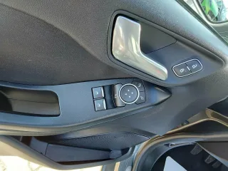 FORD FIESTA – Fahrzeugbild 13