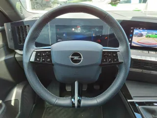 OPEL Astra – Fahrzeugbild 15