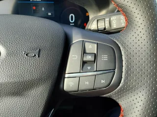 FORD KUGA – Fahrzeugbild 12