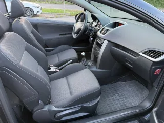 PEUGEOT 207CC – Fahrzeugbild 5