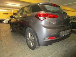 HYUNDAI i20 – Fahrzeugbild 5