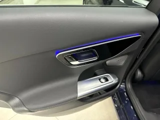 MERCEDES-BENZ C 300 – Fahrzeugbild 10