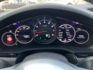 PORSCHE Cayenne – Fahrzeugbild 14
