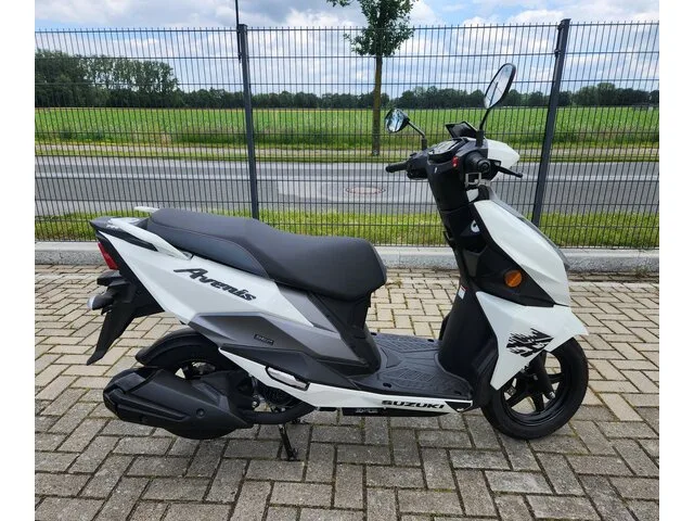 SUZUKI Avenis gebraucht kaufen