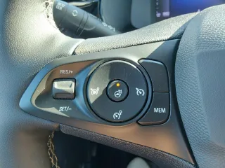 OPEL Corsa – Fahrzeugbild 13