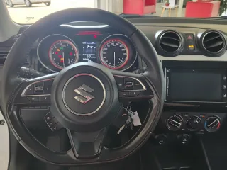 SUZUKI Swift – Fahrzeugbild 4