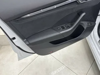 SKODA Octavia – Fahrzeugbild 8
