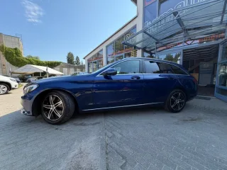 MERCEDES-BENZ C 220 – Fahrzeugbild 2