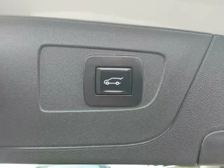 OPEL Insignia – Fahrzeugbild 10