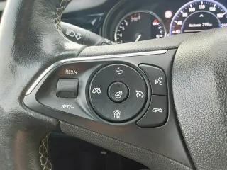 OPEL Insignia – Fahrzeugbild 14