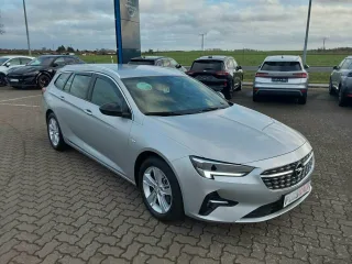 OPEL Insignia – Fahrzeugbild 3