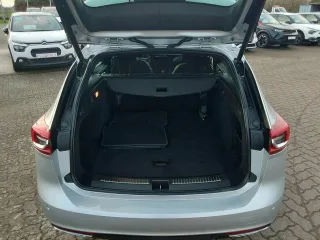 OPEL Insignia – Fahrzeugbild 9