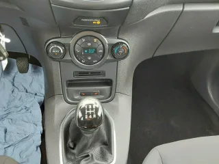 FORD FIESTA – Fahrzeugbild 11