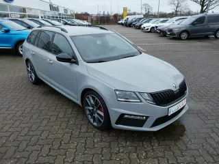 SKODA OCTAVIA – Fahrzeugbild 3