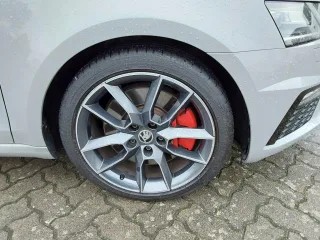 SKODA OCTAVIA – Fahrzeugbild 4