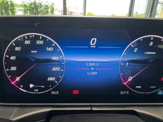 MERCEDES-BENZ C 200 – Fahrzeugbild 8