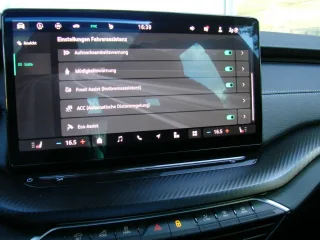 SKODA Octavia – Fahrzeugbild 12