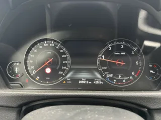 BMW 318d – Fahrzeugbild 10