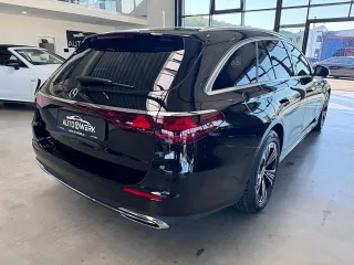 MERCEDES-BENZ E 220 – Fahrzeugbild 4