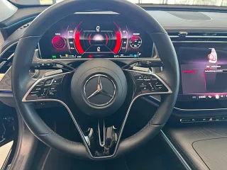 MERCEDES-BENZ E 220 – Fahrzeugbild 5
