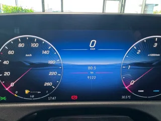 MERCEDES-BENZ E 220 – Fahrzeugbild 7