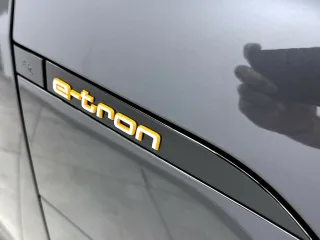 AUDI e-tron – Fahrzeugbild 12
