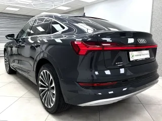 AUDI e-tron – Fahrzeugbild 4