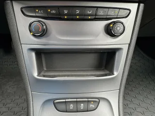OPEL Astra – Fahrzeugbild 9