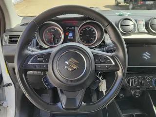SUZUKI Swift – Fahrzeugbild 4