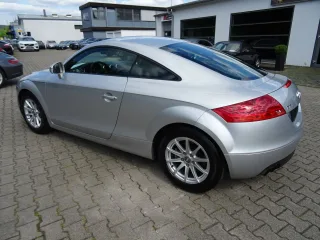AUDI TT – Fahrzeugbild 4