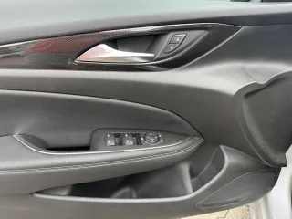 OPEL Insignia – Fahrzeugbild 7