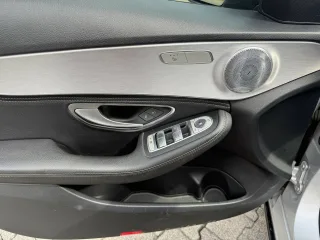 MERCEDES-BENZ C 300 – Fahrzeugbild 8