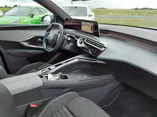 PEUGEOT 3008 – Fahrzeugbild 8