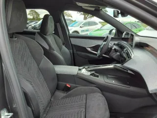PEUGEOT 3008 – Fahrzeugbild 9