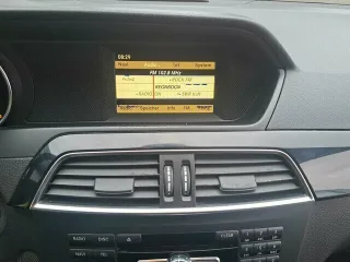 MERCEDES-BENZ C 200 – Fahrzeugbild 10
